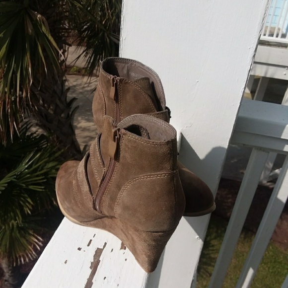 VERY VOLATILE Los Angeles wedge booties - Picture 2 of 8